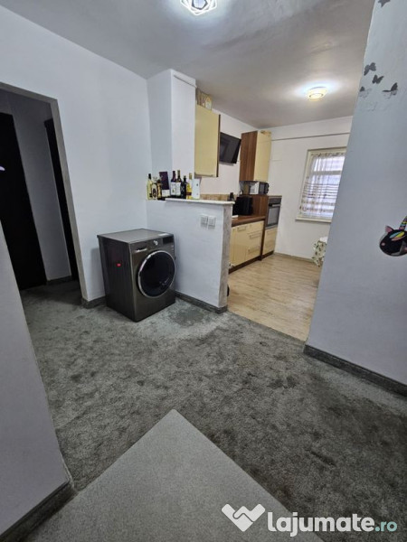 Apartament decomandat 2 camere, zona Trocadero