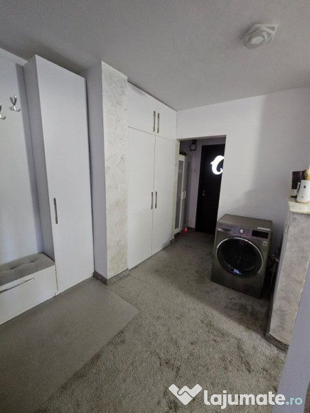 Apartament decomandat 2 camere, zona Trocadero