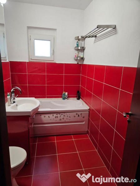 Apartament decomandat 2 camere, zona Trocadero