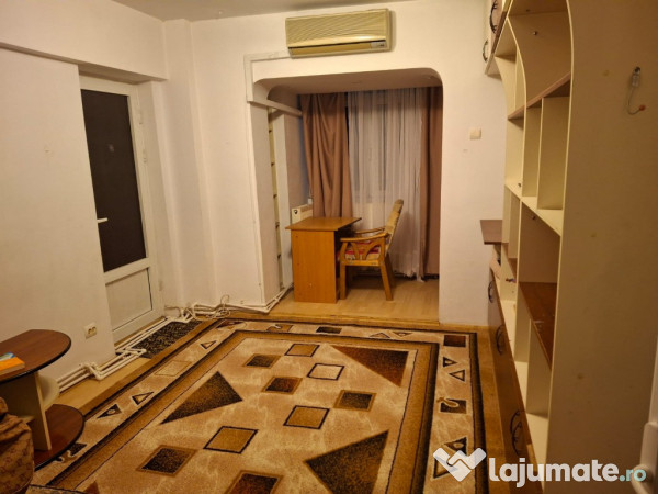 Apartament 3 camere decomandat, et. 3 cu lift, Pacurari 