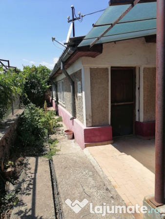 Casa renovabila cu teren mare central Techirghiol 