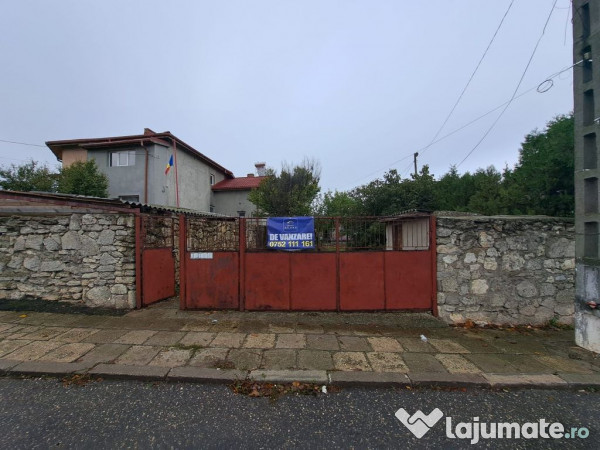 Casa renovabila cu teren mare central Techirghiol 