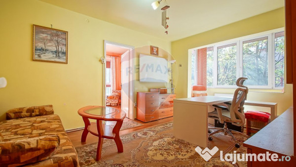 Apartament 3 camere, complet mobilat, la 1 minut de Piaț... 