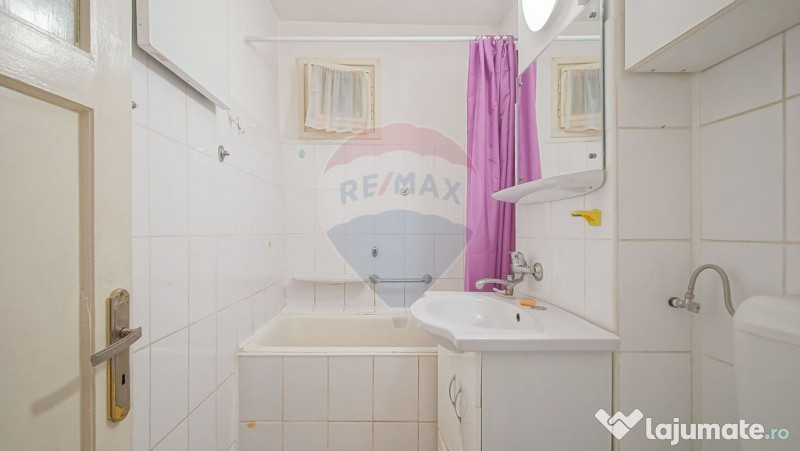 Apartament 3 camere, complet mobilat, la 1 minut de Piaț... 