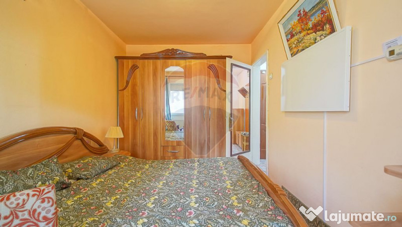 Apartament 3 camere, complet mobilat, la 1 minut de Piaț... 