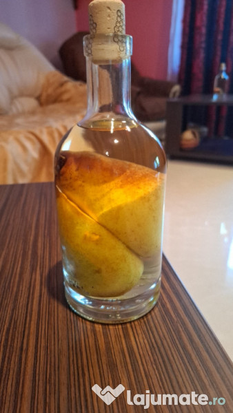 Palinca de pere cu para in sticla 