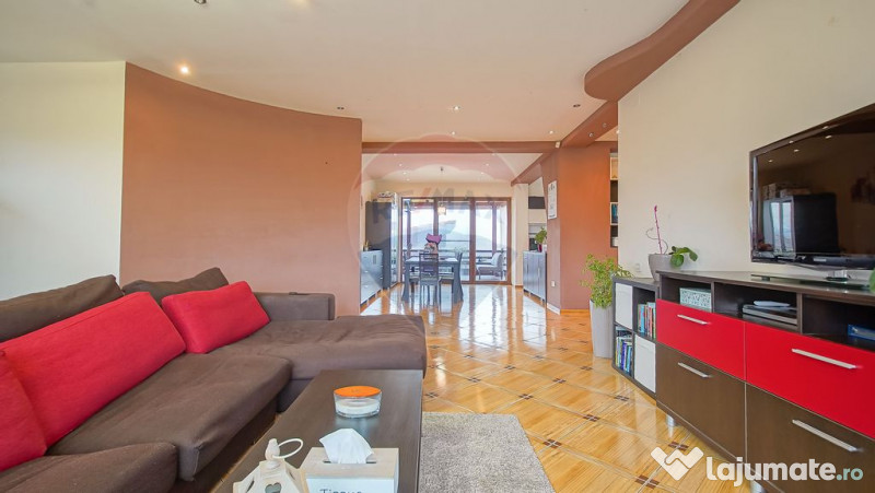 Casă spațioasă și elegantă, teren 1547 mp în Stupin...