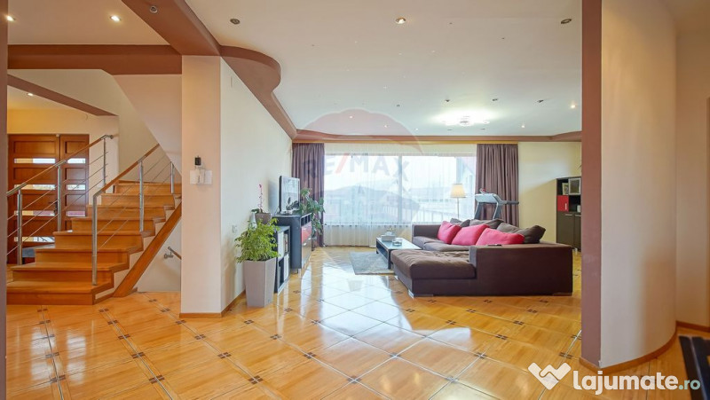 Casă spațioasă și elegantă, teren 1547 mp în Stupin...
