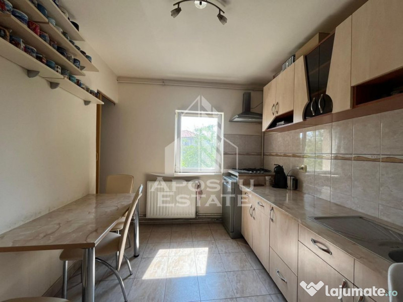 Apartament 3 camere, semidecomandat, etaj intermediar, zo... 