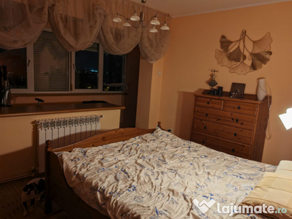 Apartament 3 camere de vanzare zona Tomis Nord, Constanta 