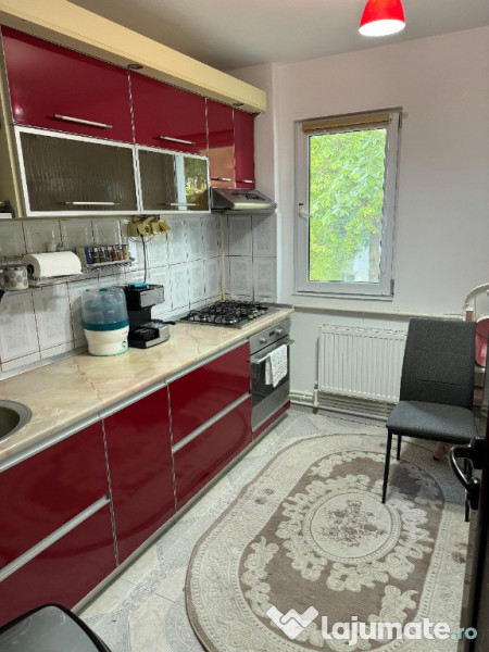 Vand apartament cu 2 camere