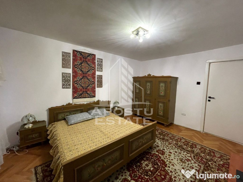 Apartament 2 camere, Decomandat, zona Spitalul Judetean.