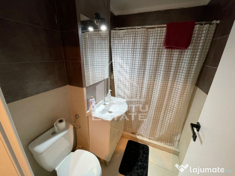 Apartament 2 camere, Decomandat, zona Spitalul Judetean.