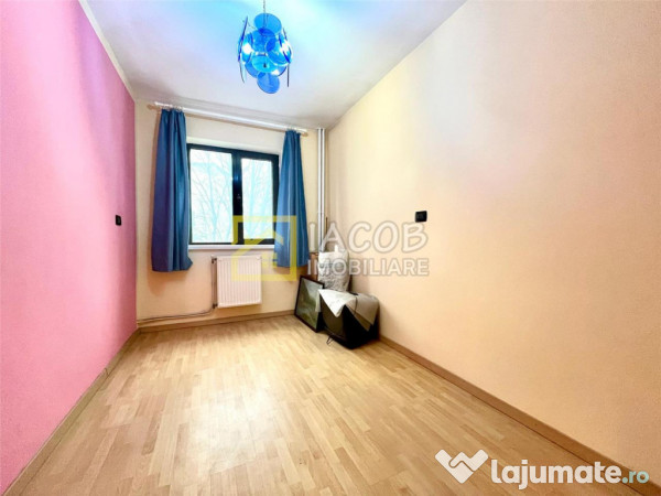 Apartament 3 camere decomandate, etaj 1, str. Narciselor 15,