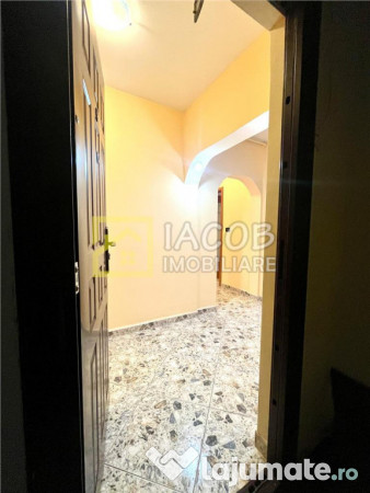 Apartament 3 camere decomandate, etaj 1, str. Narciselor 15,
