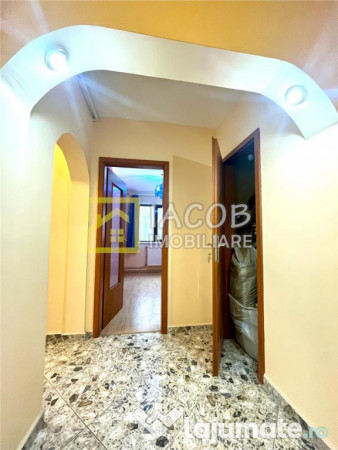 Apartament 3 camere decomandate, etaj 1, str. Narciselor 15,