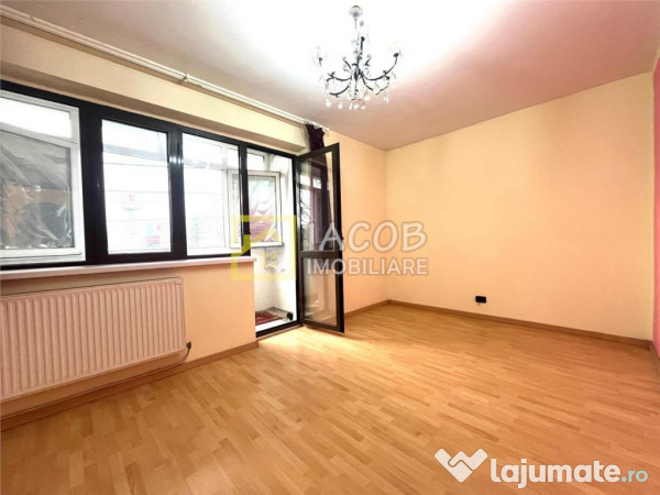 Apartament 3 camere decomandate, etaj 1, str. Narciselor 15,