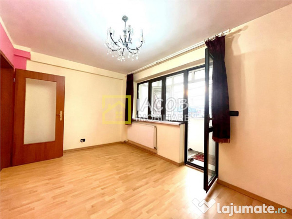 Apartament 3 camere decomandate, etaj 1, str. Narciselor 15,
