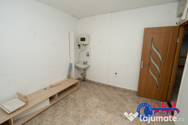 ID 6104 Spatiu comercial de vanzare *Piata Noua 