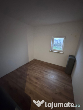 Casa P+M de vanzare, situata in Poiana-Constanta 