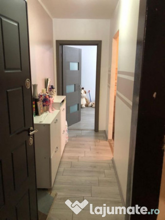 Decomandat, etaj1, Astra, Brasov 