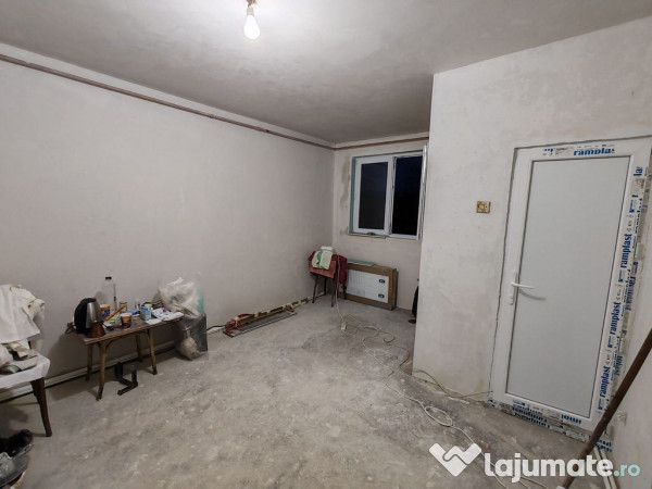 GARSONIERA APARATORII PATRIEI, RENOVATA, TOATE UTILITATIL... 