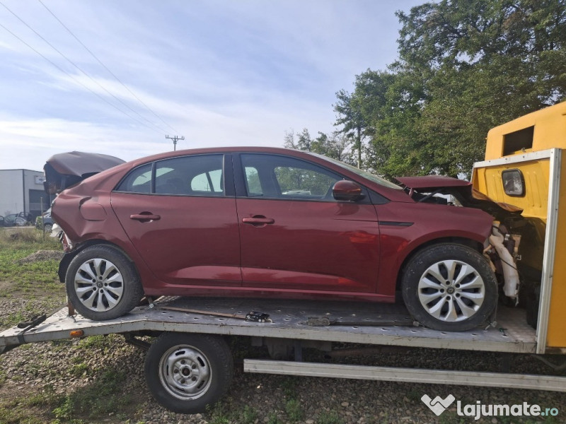 Dezmembrez Renault Megane 4 Sedan Facelift 1.3 TCE H5H-E4 140 cai