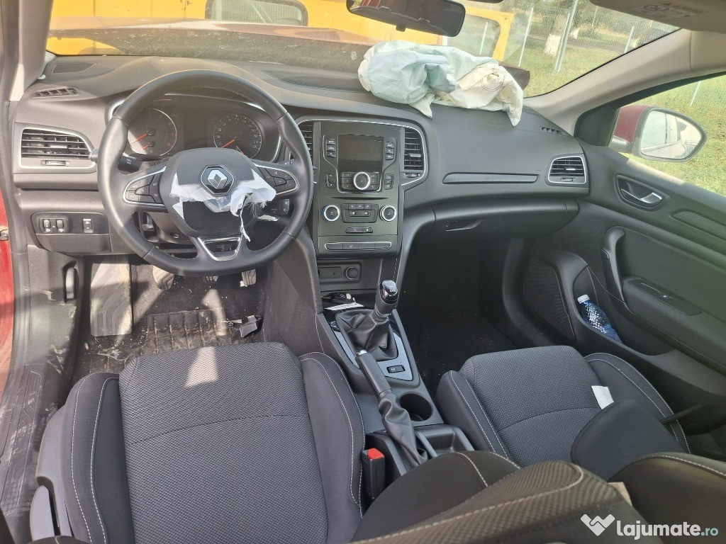 Dezmembrez Renault Megane 4 Sedan Facelift 1.3 TCE H5H-E4 140 cai