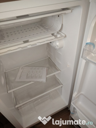 Frigider Albatros 90 L cu congelator mic 