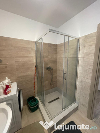 Garsoniera de vanzare\mobilata si utilata complet 