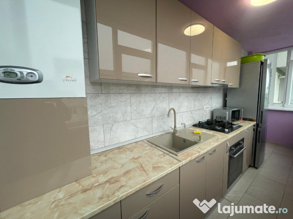 Garsoniera de vanzare\mobilata si utilata complet 