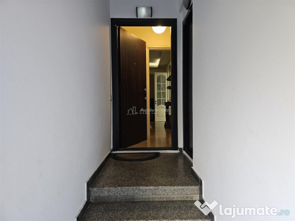 4 cam floreasca, plus 1 cam mansarda(birou), in vila, curte, 