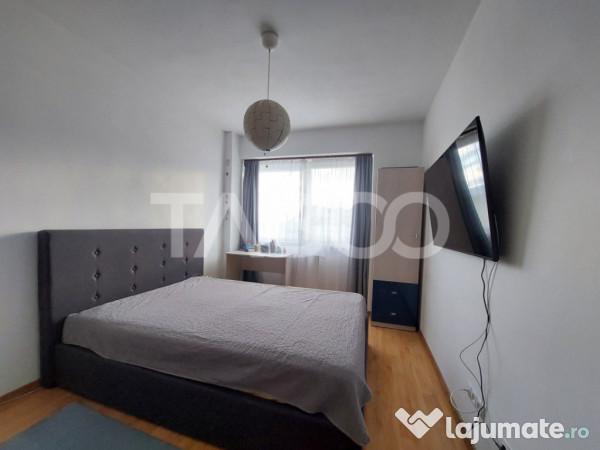 Apartament de inchiriat decomandat 2 camere balcon parcare T 