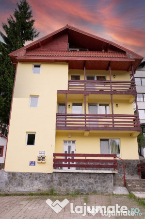 Vila / Pensiune 12 Camere - Afacere la Cheie- Predeal Cla