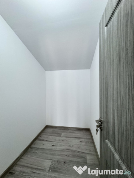 Vilă spațioasă, ideală pentru două familii, preț excel