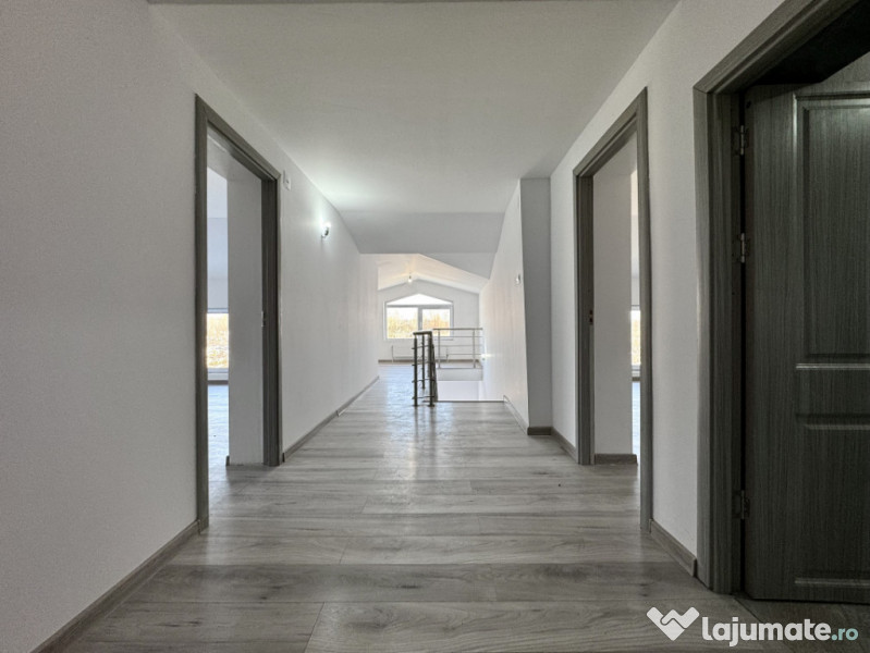 Vilă spațioasă, ideală pentru două familii, preț excel