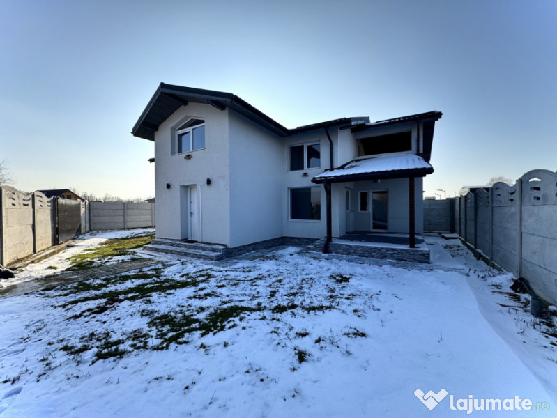 Vilă spațioasă, ideală pentru două familii, preț excel