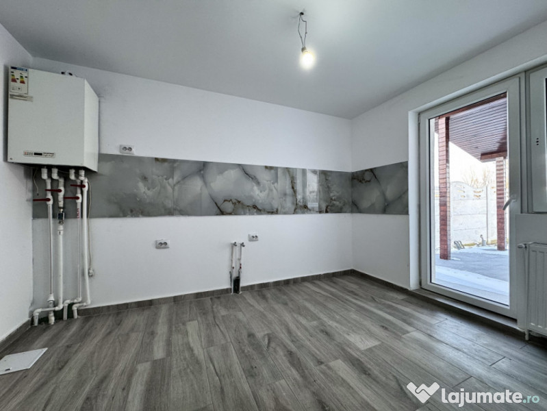 Vilă spațioasă, ideală pentru două familii, preț excel