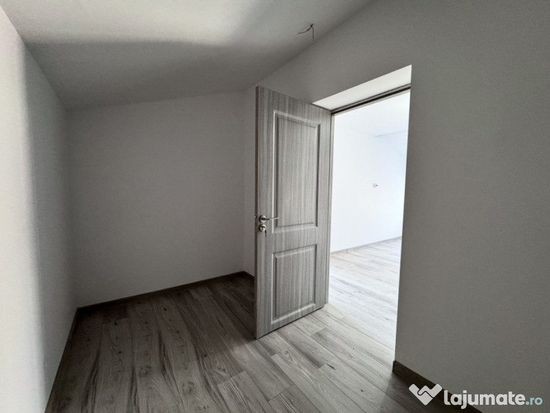 Vilă spațioasă, ideală pentru două familii, preț excel