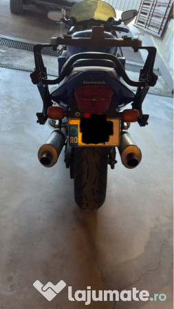 Motocicleta Honda CBR 1100XX Super Blackbird 