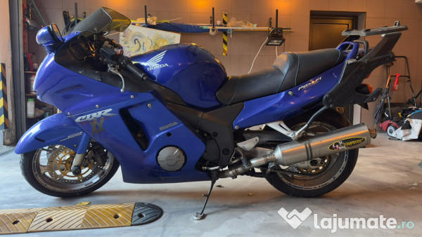 Motocicleta Honda CBR 1100XX Super Blackbird 