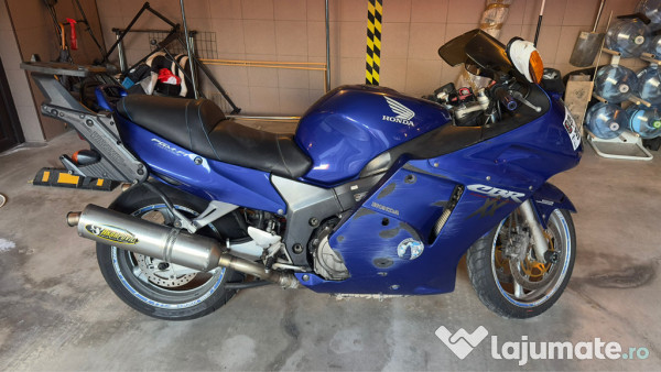 Motocicleta Honda CBR 1100XX Super Blackbird 