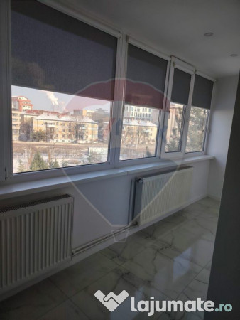Apartament cu 2 camere de închiriat în zona Central 