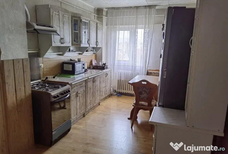 Apartament 3 camere in Deva, zona Eminescu 