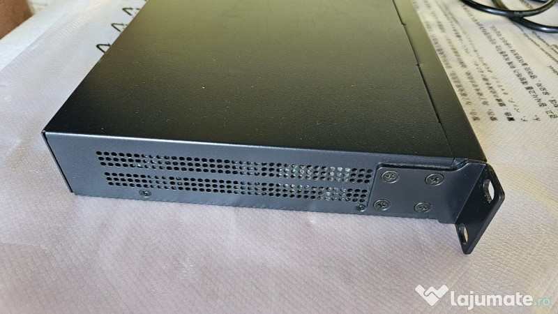 Switch POE Linksys LGS318P cu 2 porturi SFP 