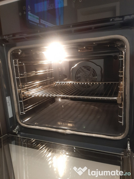 Cuptor Electrolux 72 l, Clasa A+, Autocuratare pirolitica 
