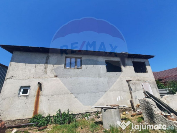 Teren 921mp Golesti / Strada Izvor 