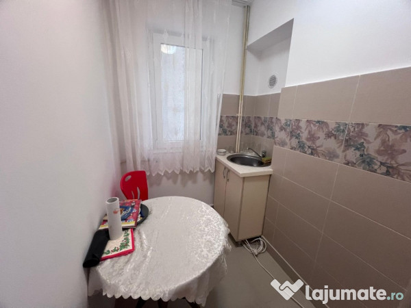 Apartament 2 camere,zona Liceul Auto