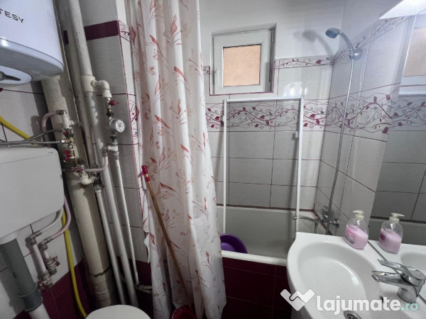 Apartament 2 camere,zona Liceul Auto