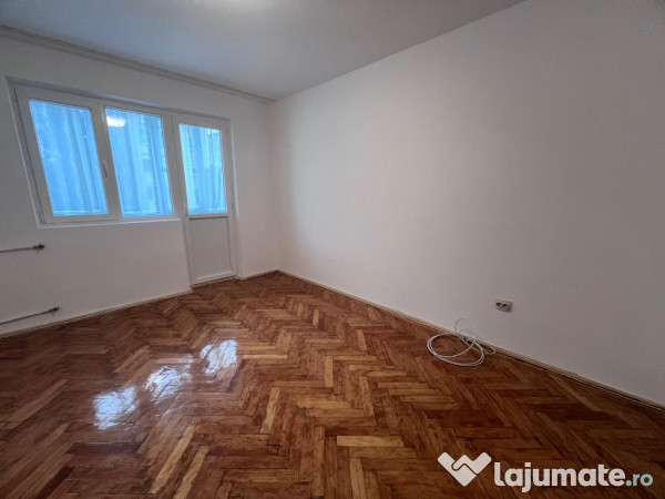 Apartament 2 camere,zona Liceul Auto
